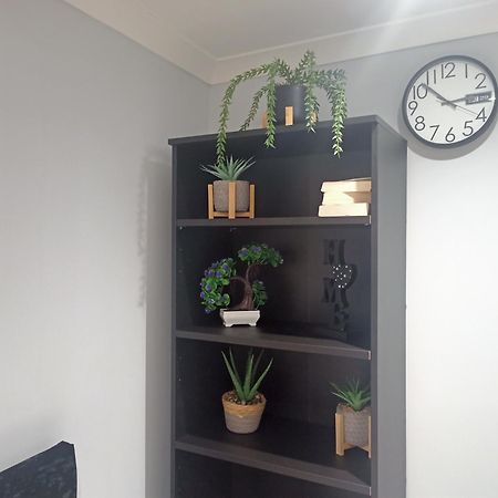 Homey Studio In Newport Perfect For Couples & Travelers Eksteriør bilde