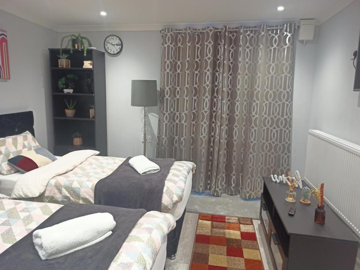Homey Studio In Newport Perfect For Couples & Travelers Eksteriør bilde