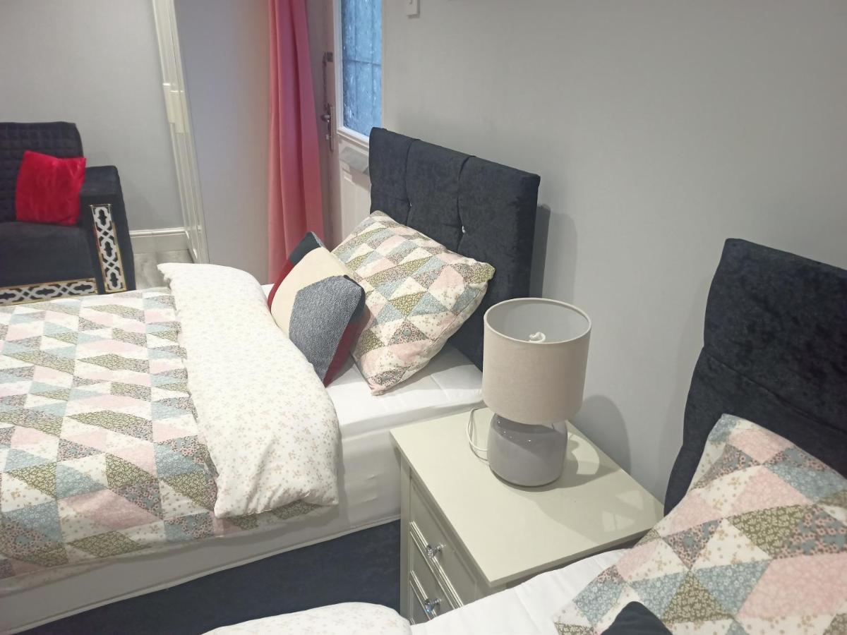 Homey Studio In Newport Perfect For Couples & Travelers Eksteriør bilde