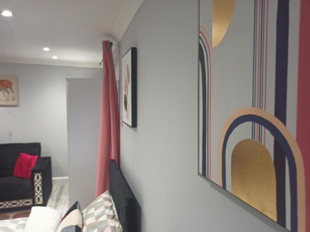 Homey Studio In Newport Perfect For Couples & Travelers Eksteriør bilde