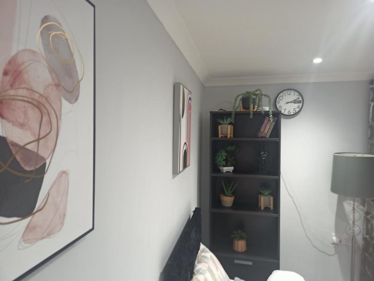 Homey Studio In Newport Perfect For Couples & Travelers Eksteriør bilde