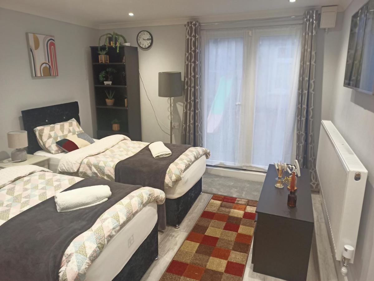 Homey Studio In Newport Perfect For Couples & Travelers Eksteriør bilde