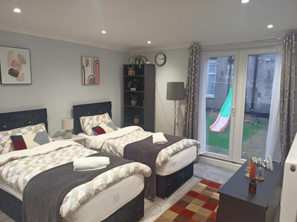 Homey Studio In Newport Perfect For Couples & Travelers Eksteriør bilde