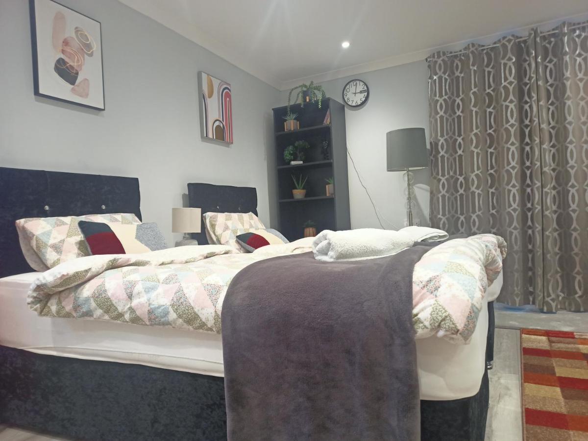 Homey Studio In Newport Perfect For Couples & Travelers Eksteriør bilde