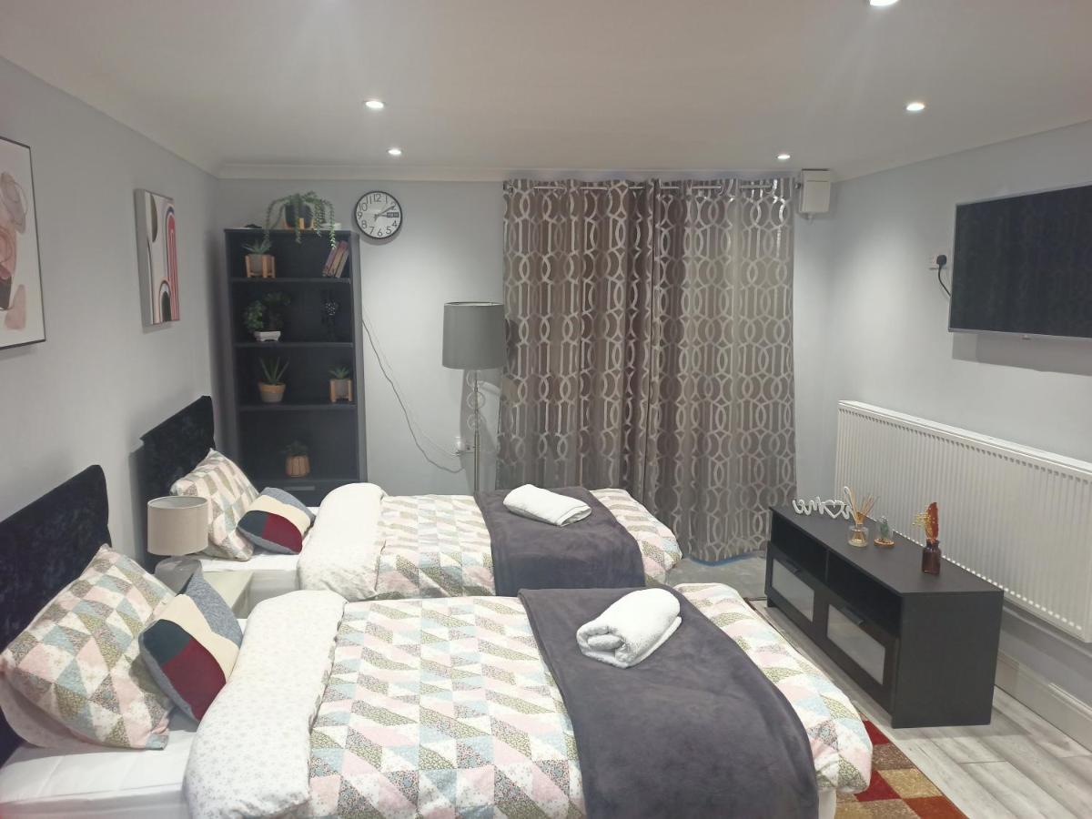 Homey Studio In Newport Perfect For Couples & Travelers Eksteriør bilde