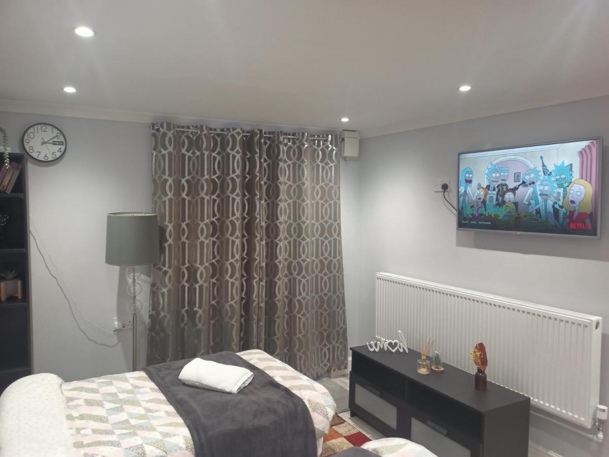 Homey Studio In Newport Perfect For Couples & Travelers Eksteriør bilde