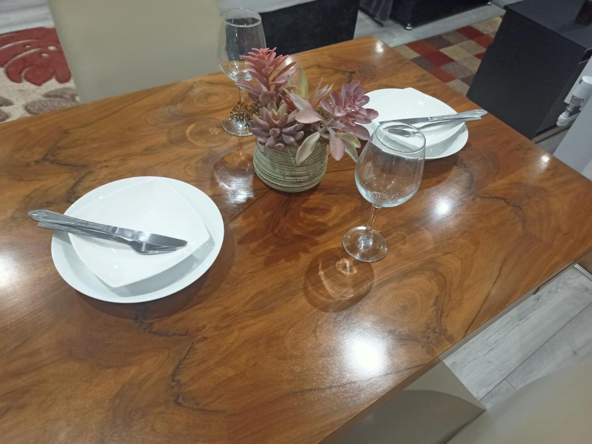 Homey Studio In Newport Perfect For Couples & Travelers Eksteriør bilde
